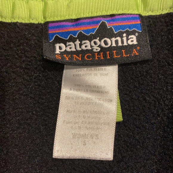 Patagonia Women's Lightweight Synchilla® Snap-T® Fleece Pullover - Picture 2 of 3